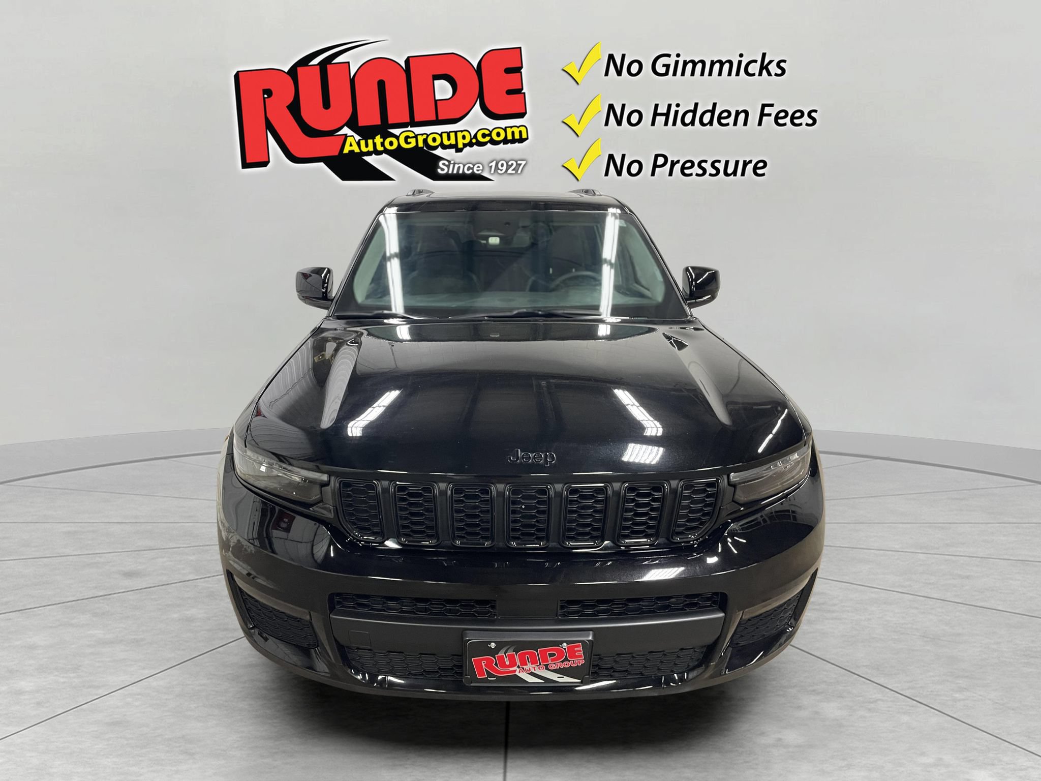 Used 2023 Jeep Grand Cherokee L Limited w/ Black Appearance Package AWD/4WD image 8