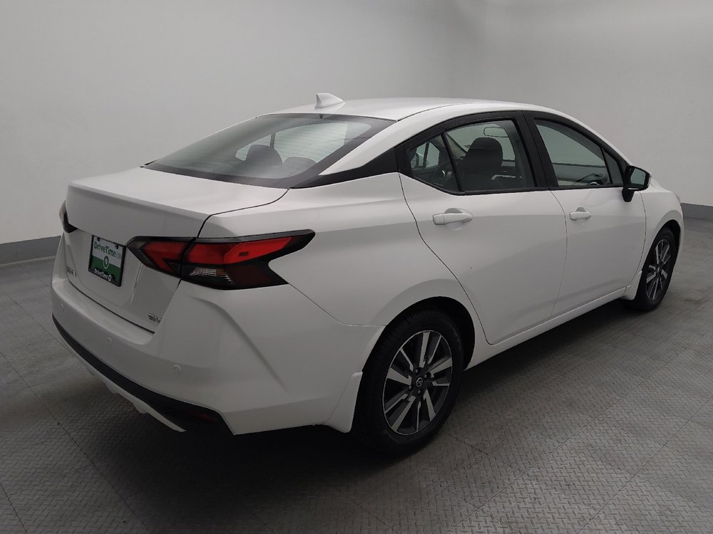 Used 2021 Nissan Versa SV FWD image 9