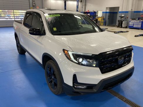 Used 2025 Honda Ridgeline Black Edition image 1
