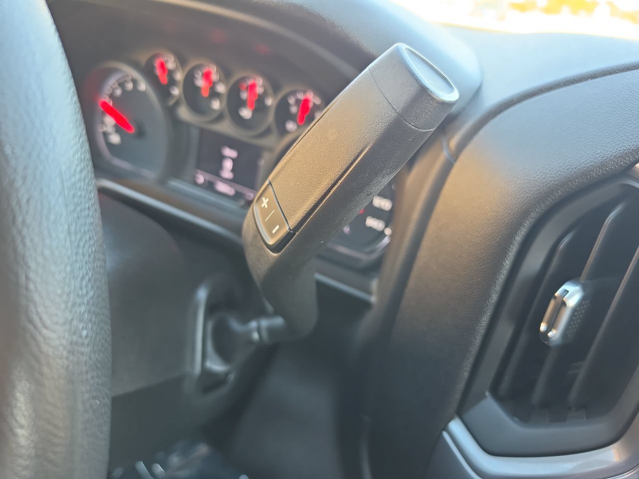 Used 2022 Chevrolet Silverado 1500 Custom RWD image 16