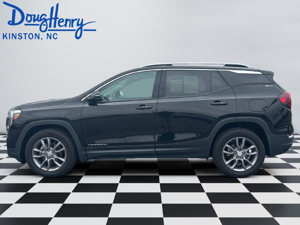 Used 2023 GMC Terrain SLT w/ Infotainment Package II AWD/4WD image 2