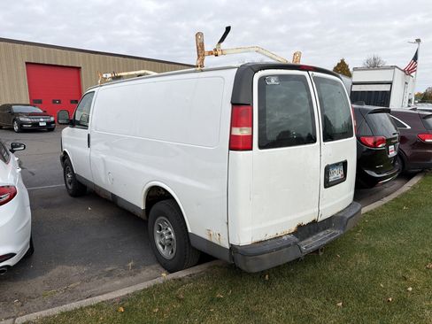 Used 2009 Chevrolet Express 2500 image 4