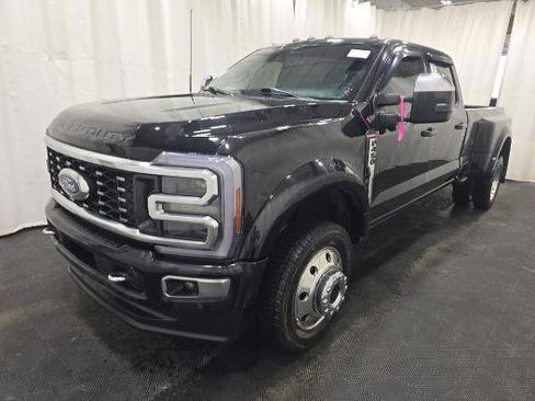 Used 2023 Ford F450 Platinum w/ FX4 Off-Road Package AWD/4WD image 2