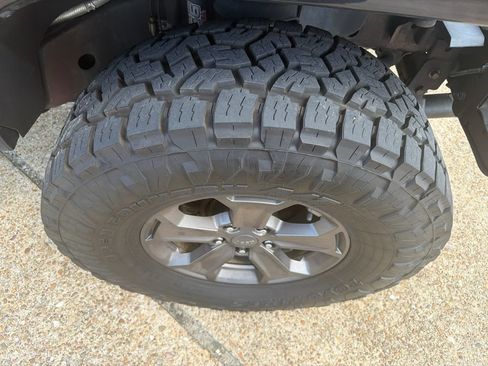 Used 2017 Jeep Wrangler Unlimited Rubicon AWD/4WD image 9