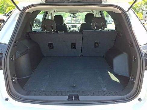 Used 2019 Chevrolet Equinox LS AWD/4WD image 30