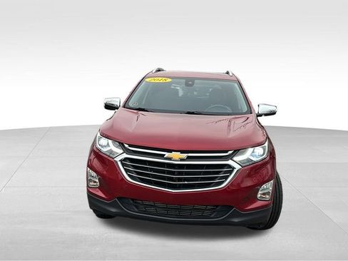 Used 2018 Chevrolet Equinox Premier image 2