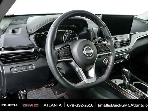 Used 2023 Nissan Altima 2.5 SR w/ SR Premium Package image 4
