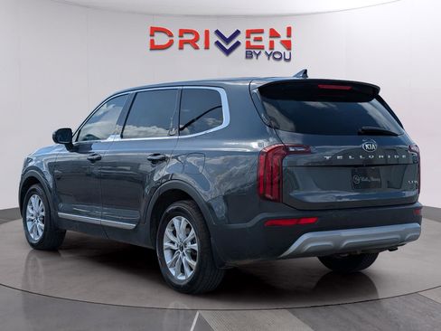 Used 2021 Kia Telluride LX image 3