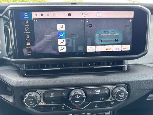 Used 2026 Jeep Wrangler Sport AWD/4WD image 19