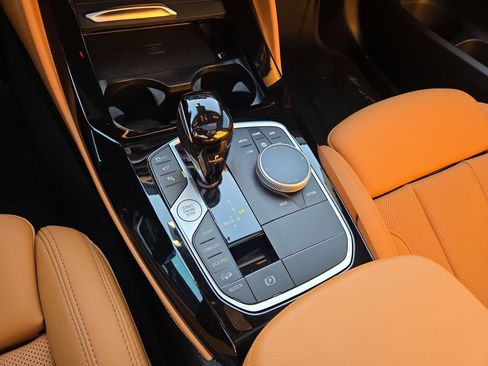 Certified 2025 BMW X4 M40i w/ Premium Package image 22