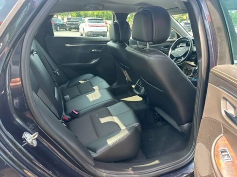 Used 2014 Chevrolet Impala LT FWD image 12