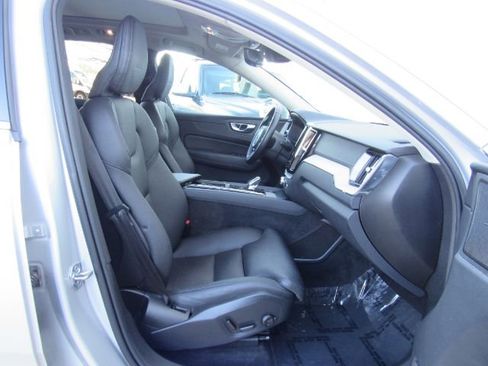 Used 2020 Volvo XC60 T8 Inscription image 22