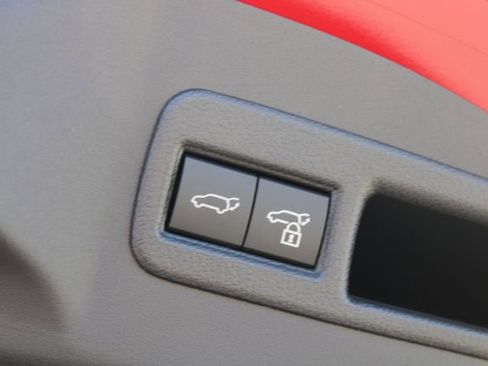 New 2026 Subaru Solterra AWD/4WD image 28