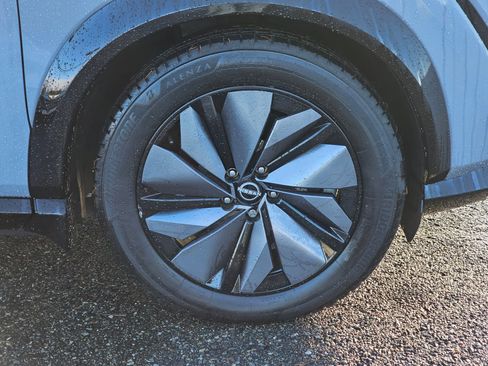 Used 2023 Nissan Ariya AWD image 9