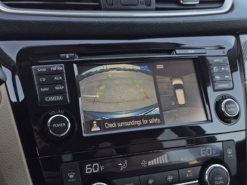 Used 2016 Nissan Rogue SL image 17