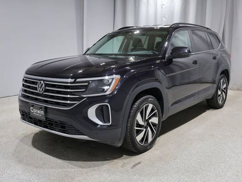 Used 2025 Volkswagen Atlas SE image 6