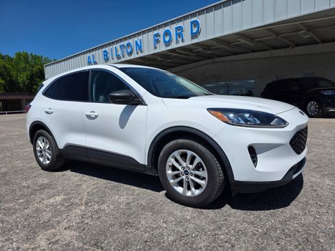 Used 2022 Ford Escape SE FWD image 2