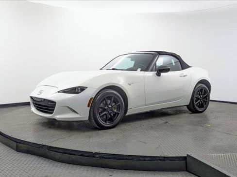 Used 2016 MAZDA MX-5 Miata Sport RWD image 2