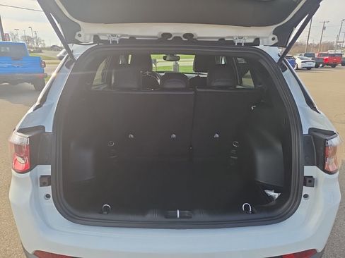 New 2026 Jeep Compass Latitude image 7