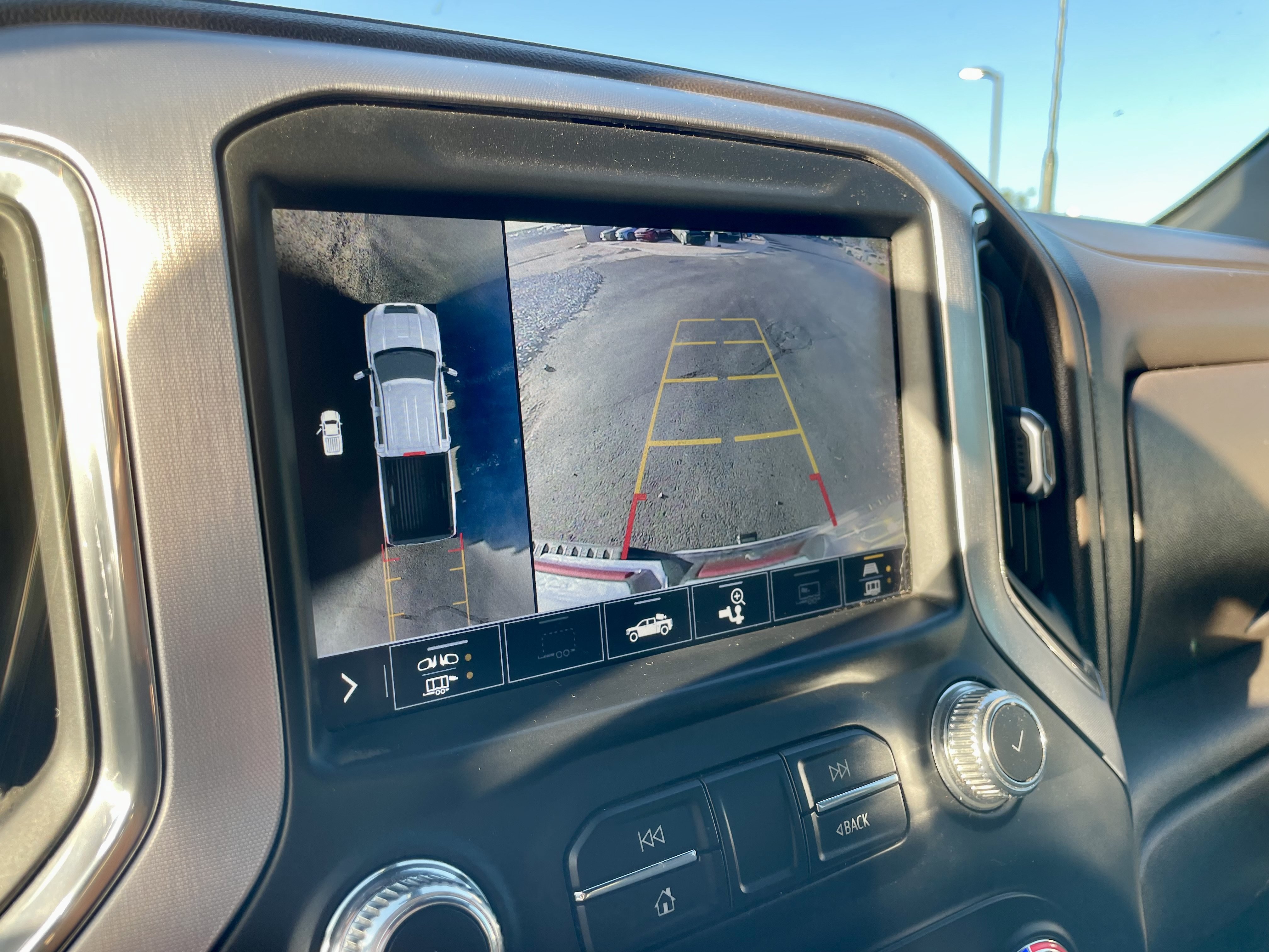 Used 2022 GMC Sierra 2500 SLT w/ SLT Preferred Package AWD/4WD image 21