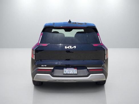 Used 2024 Kia EV9 Light Long Range RWD image 5
