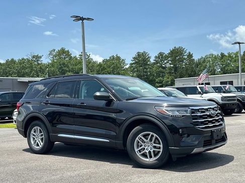 New 2025 Ford Explorer Active w/ Active Comfort Package image 9