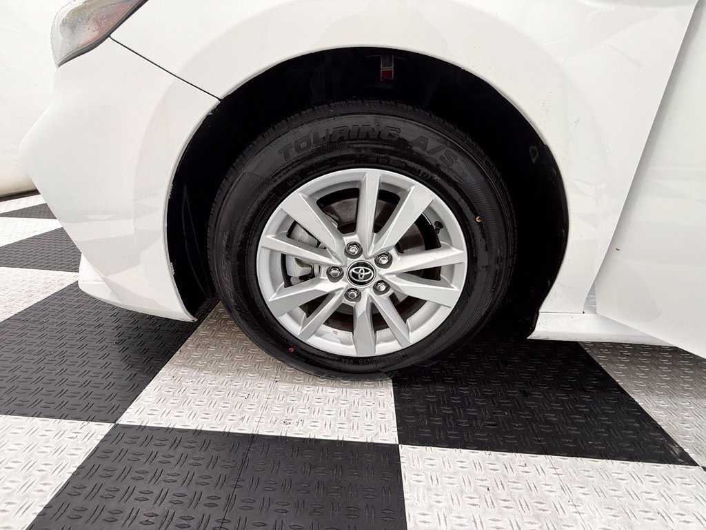Used 2025 Toyota Camry LE FWD image 10