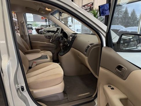 Used 2014 Kia Sedona LX image 28