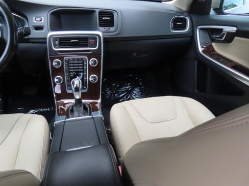 Used 2016 Volvo S60 T5 Premier w/ Climate Package AWD/4WD image 11