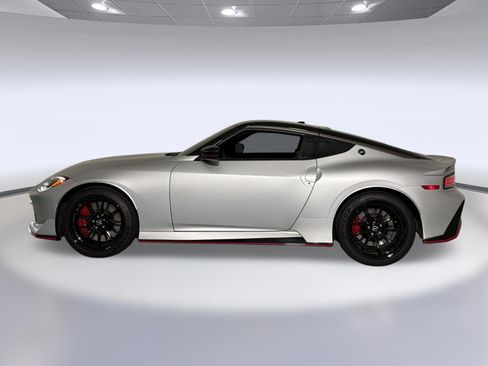 Used 2024 Nissan Z NISMO w/ Floor Mat Package RWD image 2