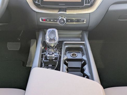 New 2026 Volvo XC60 B5 Core image 21