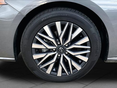 Certified 2025 Nissan Altima 2.5 SV FWD image 10