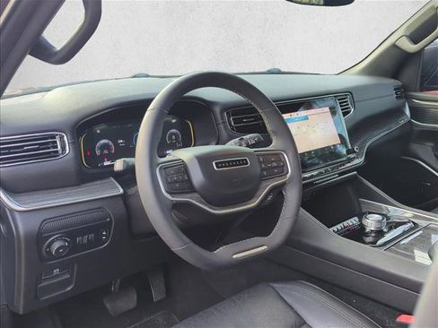Used 2022 Jeep Wagoneer Series II RWD image 10