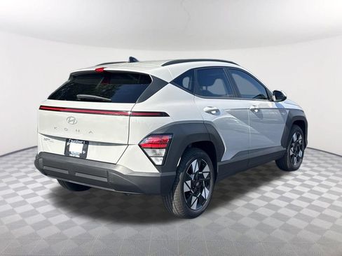 Used 2025 Hyundai Kona SEL FWD image 5
