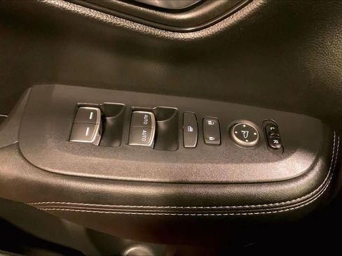 Used 2025 Honda HR-V EX-L image 37