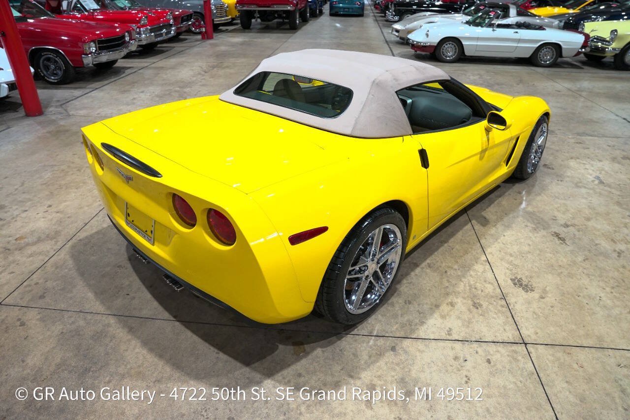 Used 2007 Chevrolet Corvette Convertible w/ Performance Package RWD image 31