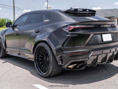 Used 2021 Lamborghini Urus AWD/4WD image 6