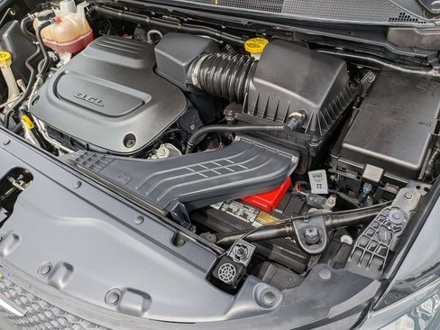 Used 2023 Chrysler Voyager LX FWD image 38