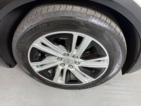 Used 2024 Cadillac Lyriq Tech w/ Driver Assist Package AWD/4WD image 15