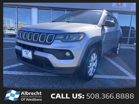 Used 2022 Jeep Compass Latitude AWD/4WD image 1