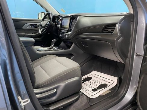 Used 2020 Chevrolet Traverse LT image 50