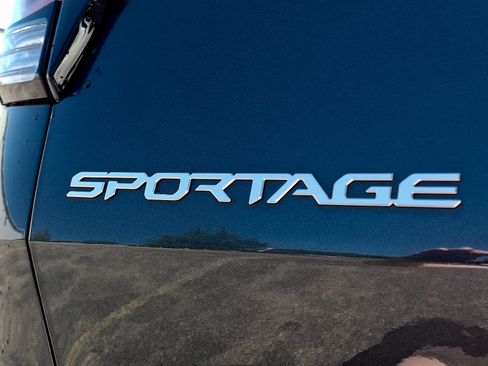 Used 2023 Kia Sportage EX AWD/4WD image 31