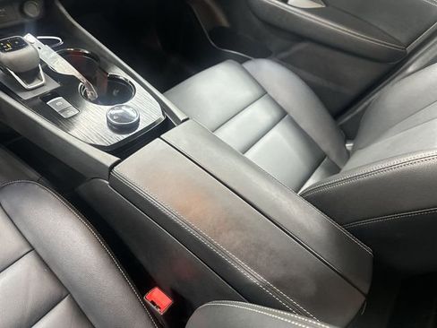 Used 2025 Nissan Rogue SL w/ SL Premium Package image 24