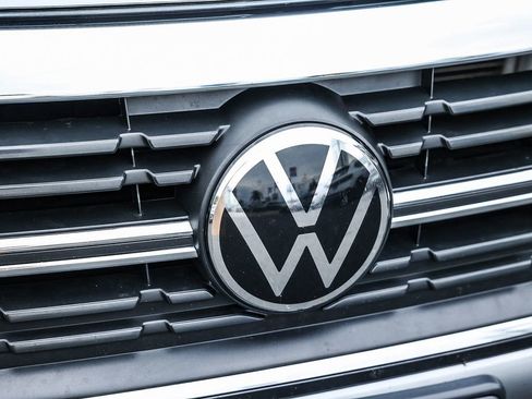 Used 2023 Volkswagen Jetta S image 14