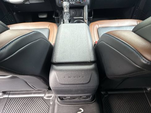 Used 2024 Ford Bronco Outer Banks AWD/4WD image 21