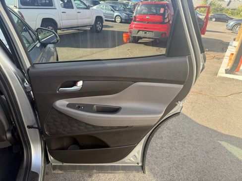Used 2020 Hyundai Santa Fe SEL image 17