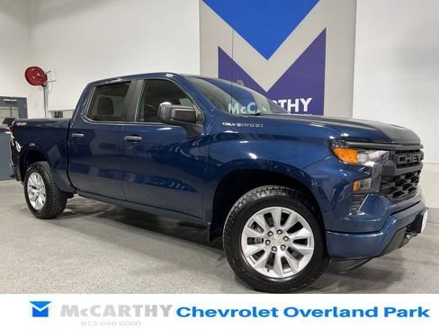 Used 2022 Chevrolet Silverado 1500 Custom image 1