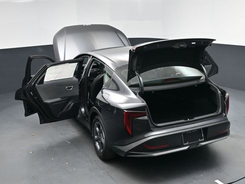 New 2025 Kia K4 LXS image 15