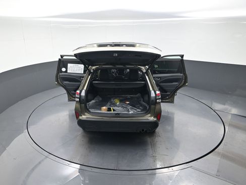 New 2026 Subaru Forester Touring AWD/4WD image 13