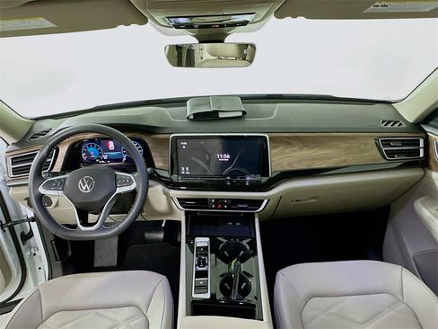 New 2026 Volkswagen Atlas SE image 3